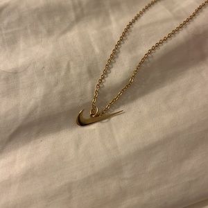 14K Nike Swoosh pendant necklace